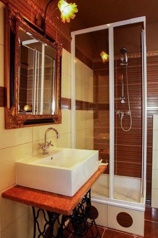 Dwor Giemzow - Autostrada A1 Hotel